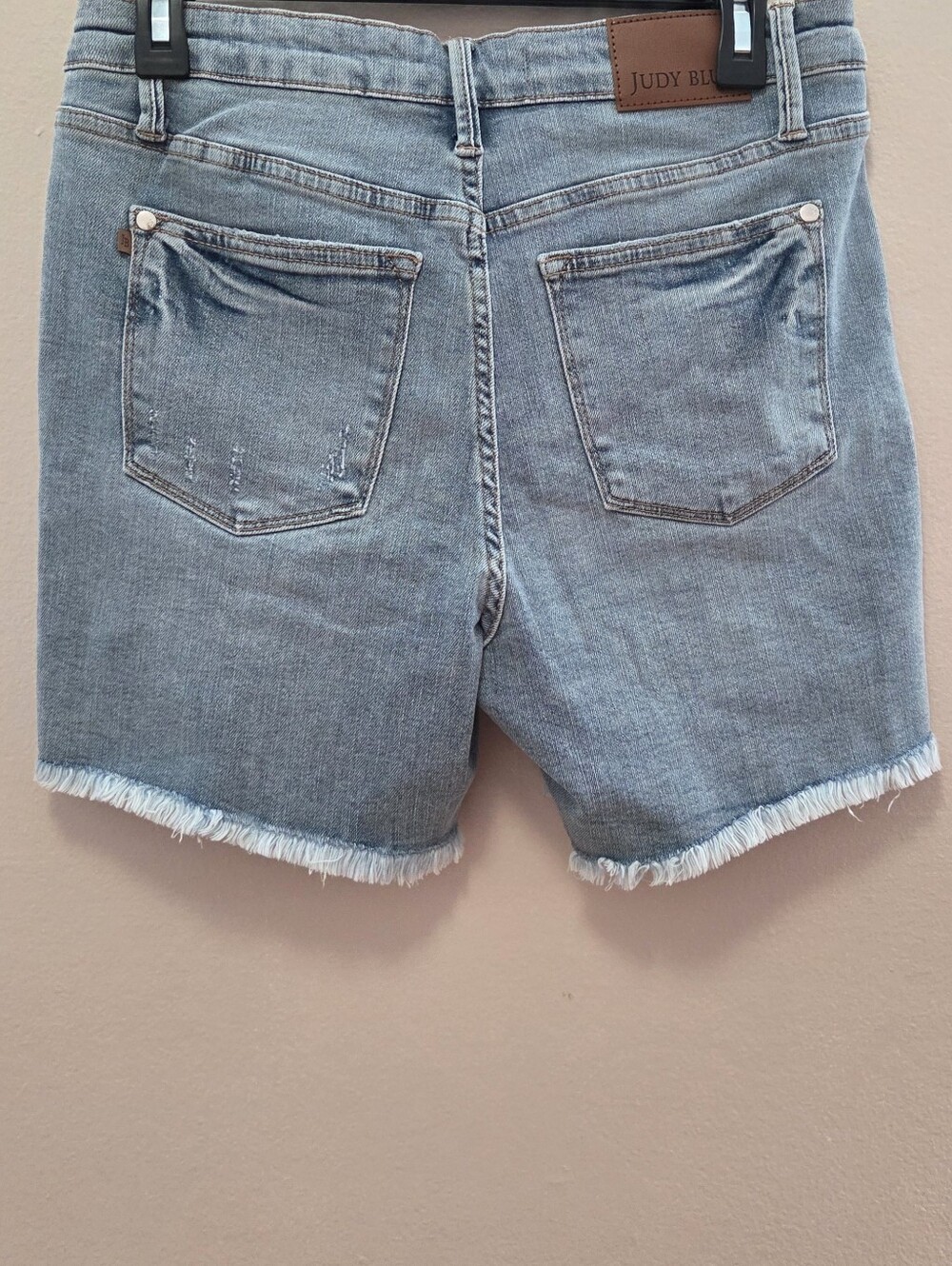 Women's Judy Blue Mid Rise Light Blue Denim Frayed Hem Shorts - Picture 5 of 9